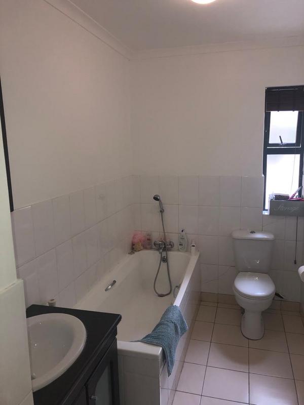 2 Bedroom Property for Sale in Somerset West Mall Triangle Western Cape